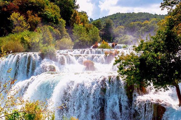 Besuchen Sie die Krka-Wasserfälle